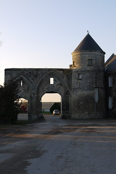 MonumentumFr's tweet photo. Ancienne ferme de la Perrière à #Crouy (#Aisne) Ferme fortifiée. Construction XIIIe siècle. Restes des bâtiments du XIIIe siècle : inscription par arrêté du 10 janvier 1928.
Suite 👉 https://t.co/JthKOWOgtD
#Patrimoine #MonumentHistorique https://t.co/QQ8Kxyf6F6