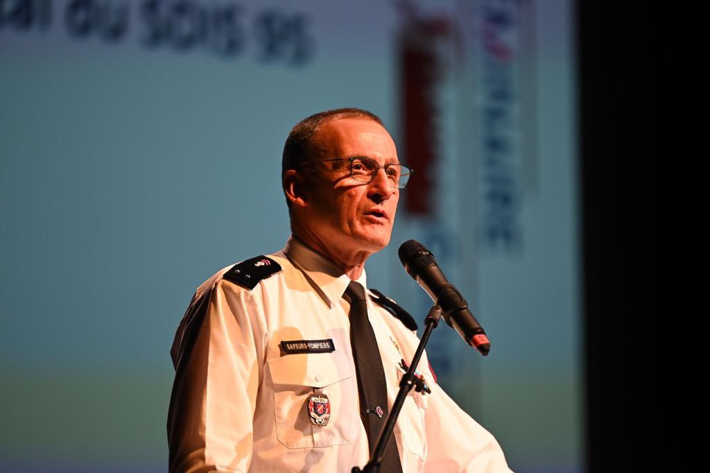 Aujourd’hui, les agents du #Sdis95 sont réunis à <a href="/Taverny_95/">Ville de Taverny</a> pour le séminaire des cadres 2024. Le préfet du <a href="/valdoise/">Département du Val d'Oise</a> et le PCASDIS, <a href="/LucStrehaiano/">Luc Strehaiano</a>, nous ont fait l’honneur de leur présence. 🙏🏻
🚒 Cette matinée a été l’occasion pour Philippe Court, @prefet95, de remettre à