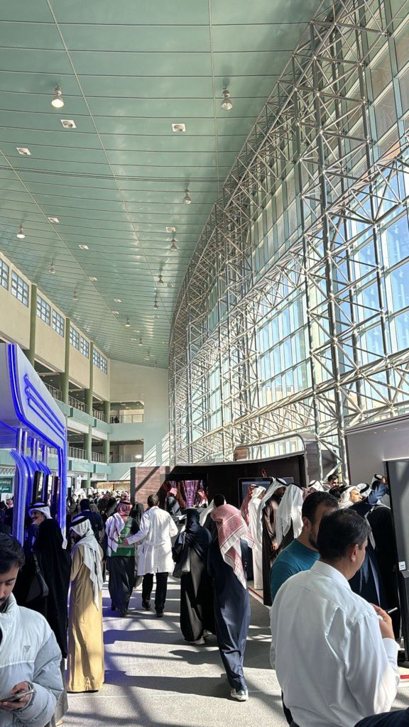 hakalharbi's tweet photo. تشرفت بحضور 

#مؤتمر_حفرالباطن_الدولي_للصحة_الريفية
 
حيث تم استضافة الكثير من الأعمال البحثية و التطوعية و التوعوية و ورش العمل ودعم الجهود و الأنشطة العلمية والبحثية التي تُعنى بصحة المجتمع

@UHB_University 
@HBHCluster https://t.co/VzeglfUCde