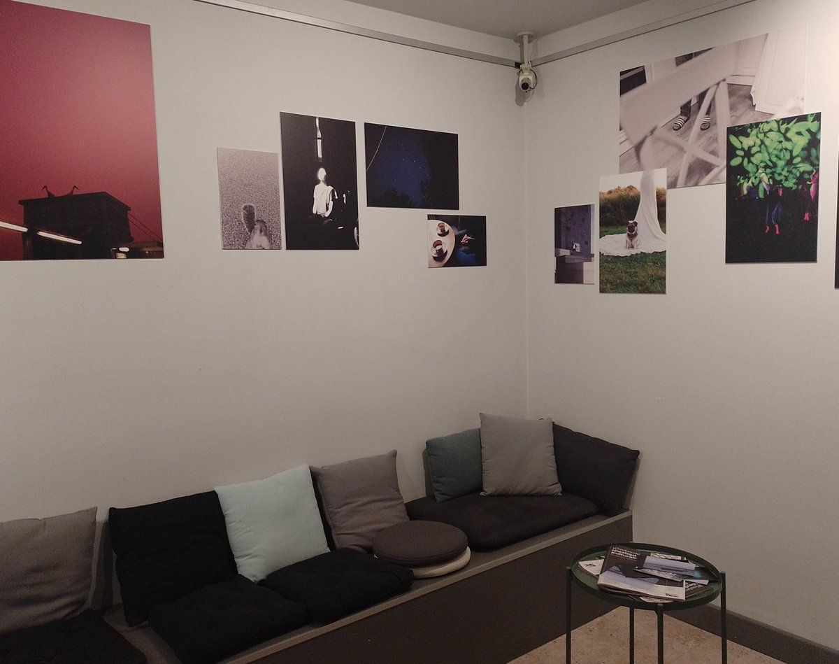 fibularyzacja's tweet image. Co za słota... 
(westchnęła biedna istota)
😉

A czy w Waszym ulubionym kinie też jest galeria (nie mylić z kinem w galerii [handlowej]), chill room i pyszne domowe pączki? 🤔

#mniam #idźnawystawę #idźdokina