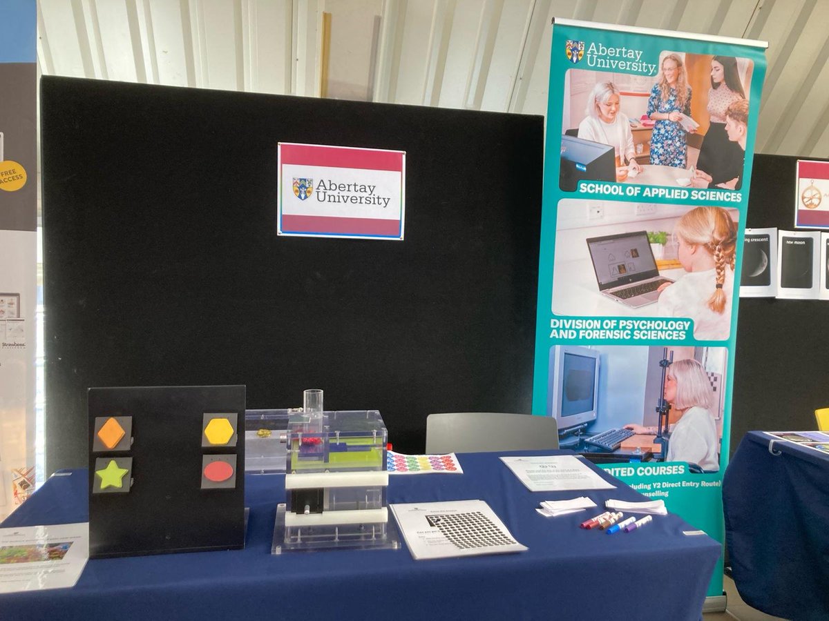 Psychology@Abertay (@abertaypsych) on Twitter photo 🧠@larawooduk at #DundeeScienceFestival showing children how science in psychology works <a href="/DundeeSciCentre/">DundeeScienceCentre</a> 🧠@larawooduk at #DundeeScienceFestival showing children how science in psychology works <a href="/DundeeSciCentre/">DundeeScienceCentre</a>