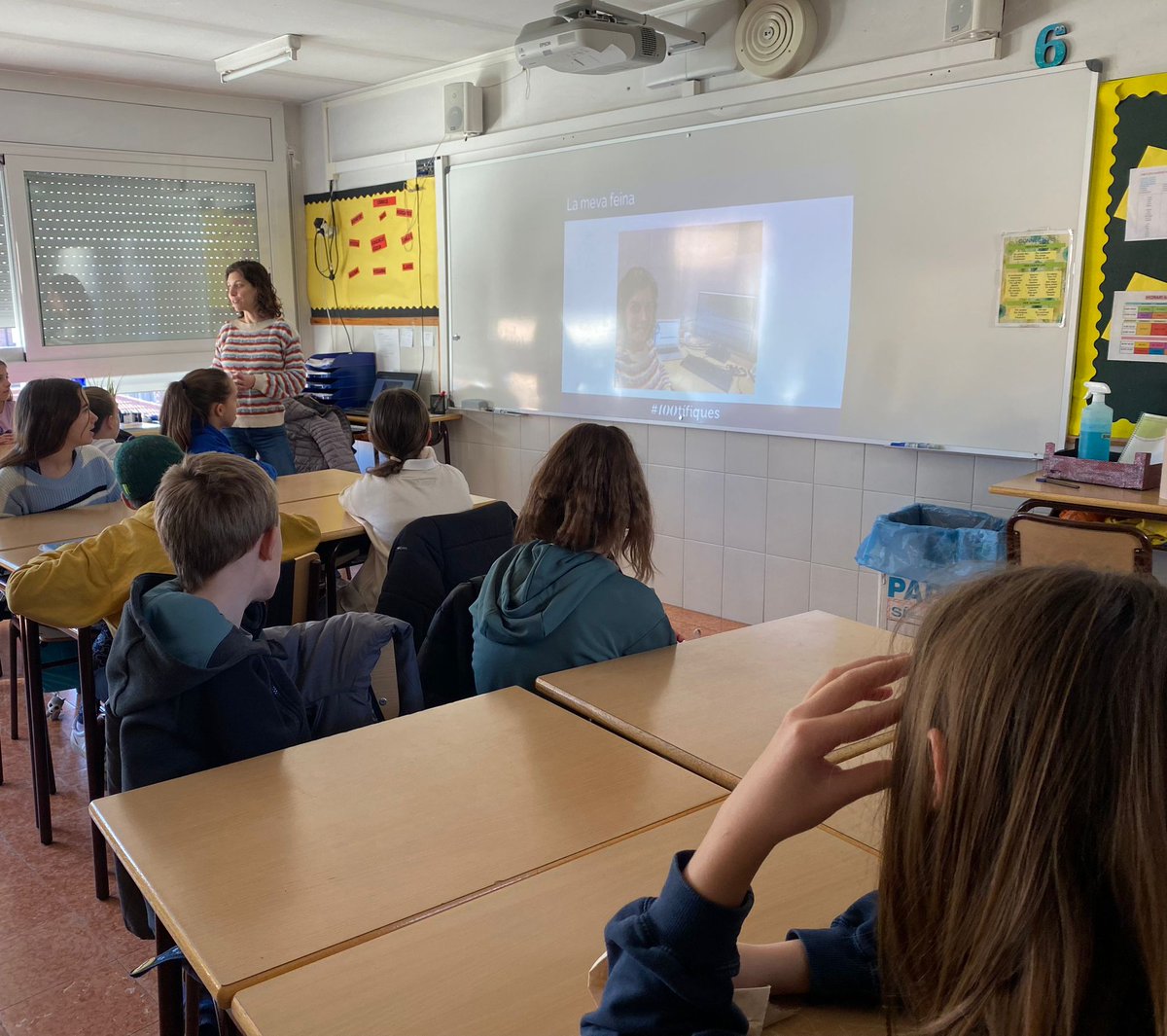 cnag_eu's tweet photo. 👩‍🔬Avui, la nostra companya Gemma Bullich, Data Analyst de l'equip Human Genetics al #CNAG, ha visitat el Col·legi @santjosepnavas dins del marc del programa #100tífiques

🔝Des del CNAG, ens sumen a la iniciativa de @fundaciorecerca per donar visibilitat a la dona en la #ciència i inspirar a les noves generacions 

#11F #RECERCA #WomenInScience #11F2024