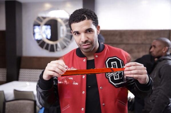 KinkConstructs's tweet photo. Drake is SOOO hot right now... Leaked shot of Drake's endorsement of the Paint Stick. Totally not terribly photoshopped...

Get yours before Drake's fans buy us out!

#DrakeLeak #DrakesCock #Drake #BDSM #Kink #Leak #Kinky https://t.co/s2j4Ycnc99 #Sex #Dungeon #Dom #sub #Pen15 https://t.co/XUjw7T0lI4
