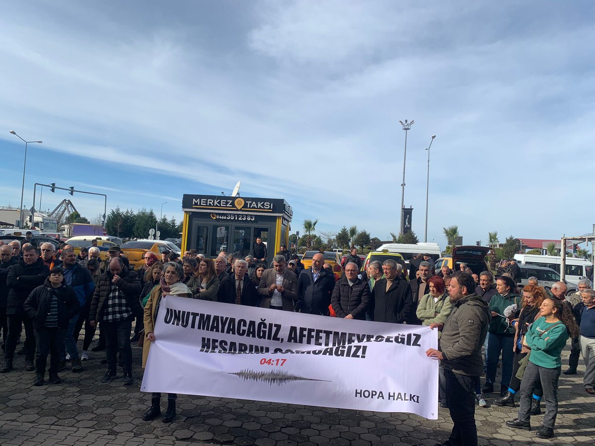 6 Şubat depremlerinin 1.yılında sokaktayız. Bizleri enkaz altında bırakanlar hesap verecek.

Deprem değil bu bir katliam!