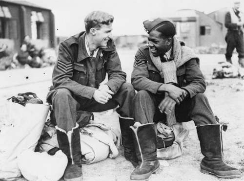 ww2finesthour's tweet photo. We are looking for Commonwealth citizens and ethnic communities of Commonwealth origin in the UK to submit stories of their own family's service and experience in the Second World War #CommonwealthStories 

Follow the link to our Direct Submissions portal: https://t.co/jjy9Aaz0f2 https://t.co/xjcl8eOzR9