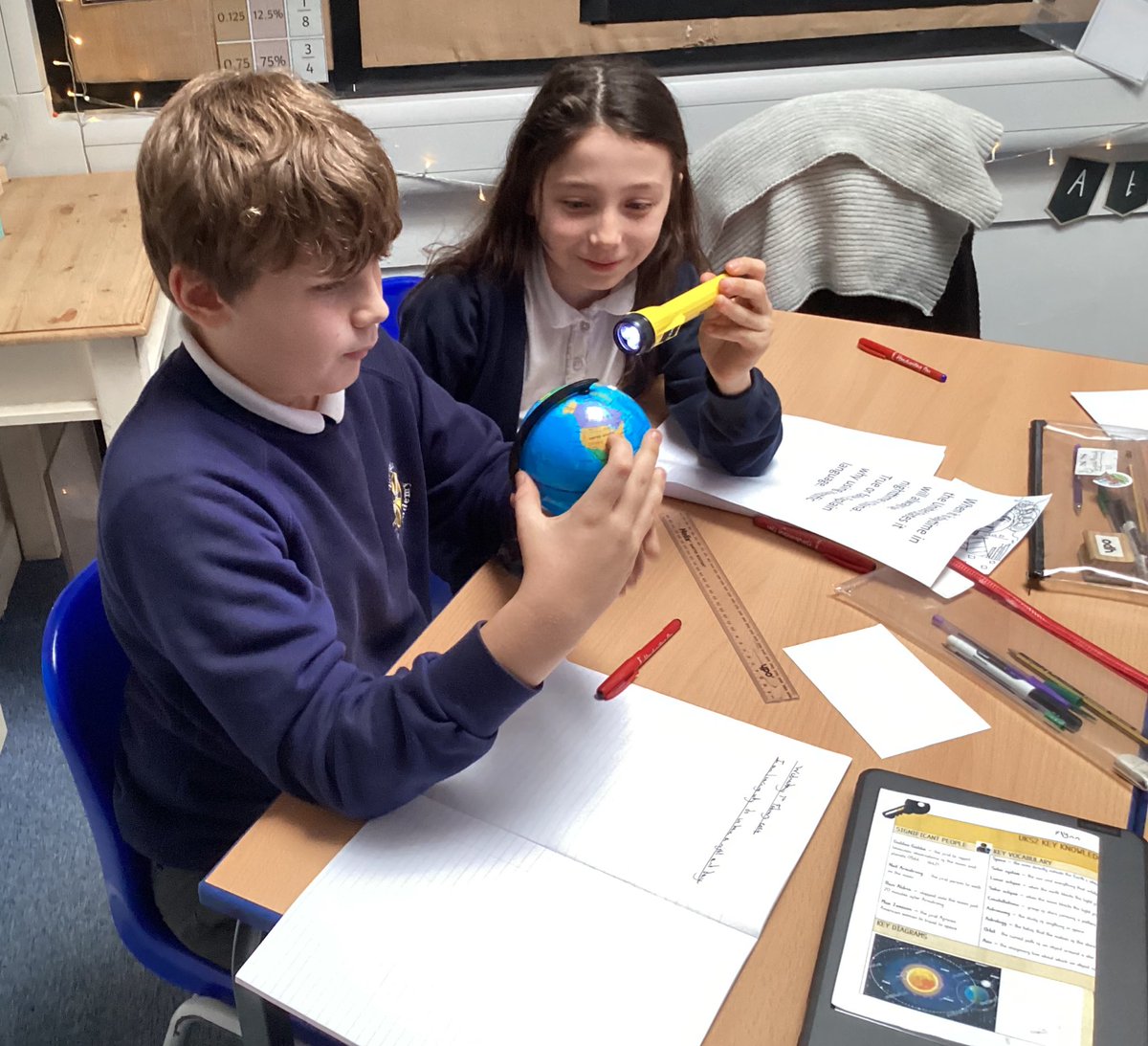 IPMATTowngate's tweet photo. Year 6 have been looking at why and how the Earth has night and day. We used globes and torches to create rotations to help us answer some hypothesis. #scienceTPA #year6TPA https://t.co/gRYoYLyyeg