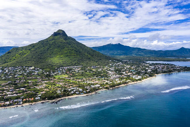 ILE MAURICE : Immersion au coeur d’un pays insulaire enivrant #ilemaurice #Voyage #mauritius 
✅voyage-ile-maurice.info/ile-maurice/ac…
