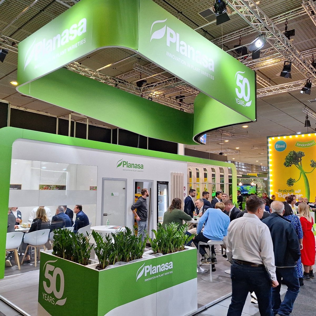 planasa_group's tweet image. And the day has come, @FRUITLOGISTICA is here. 🌱

Our team will be delighted to welcome you at our 👉 stand b-71, located in hall 8.2. 👈

We look forward to seeing you! 💚

#planasa #agriculture #event