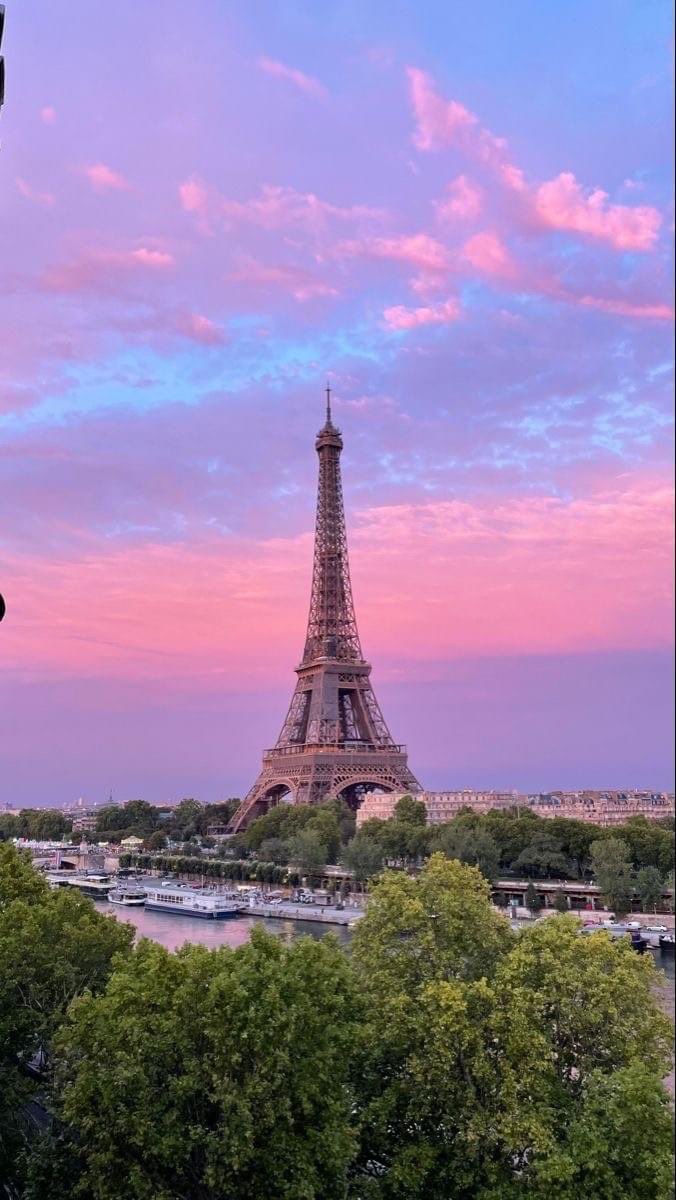 PrettyLittleThing tweet media