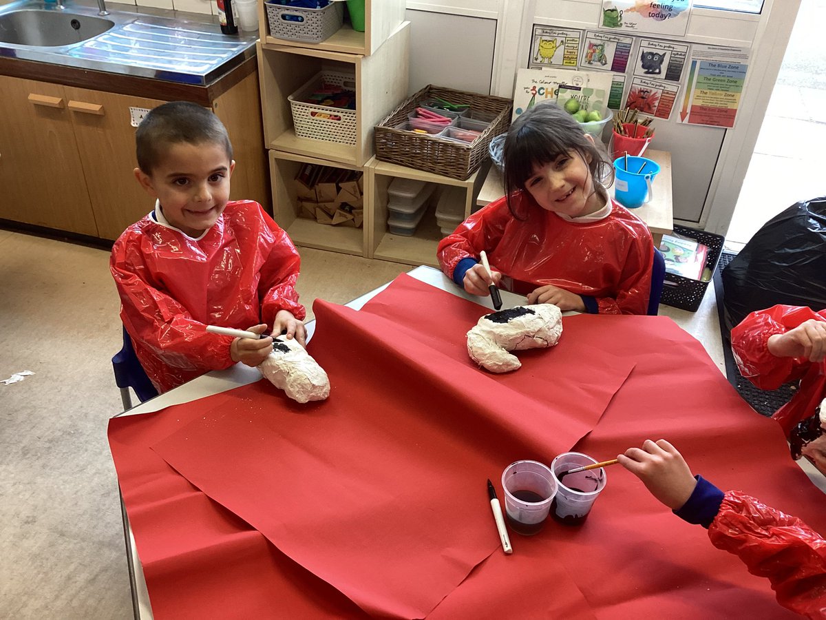 BPSYearTwo's tweet image. It’s time to decorate our mod roc sculptures. We are developing our painting skills. 🐧🐻‍❄️ #billingshurstart