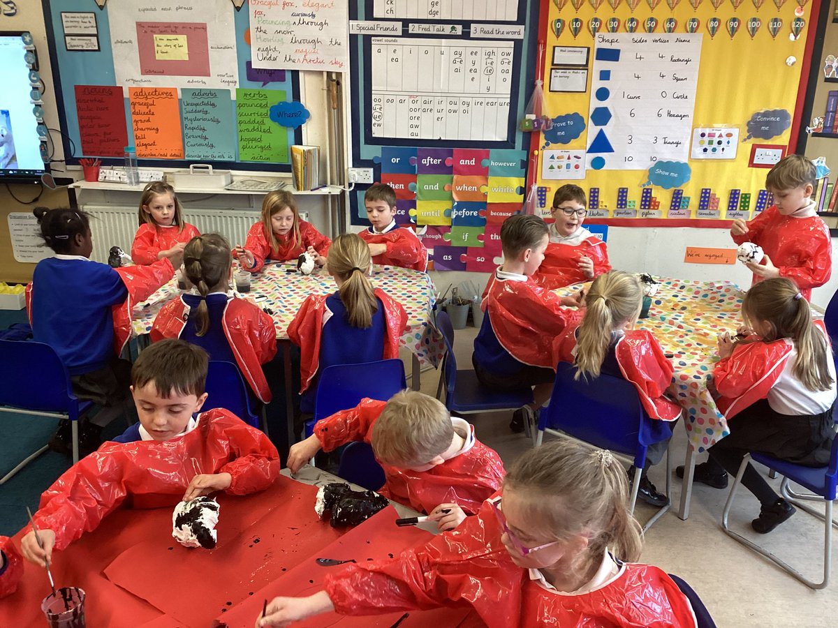 BPSYearTwo's tweet image. It’s time to decorate our mod roc sculptures. We are developing our painting skills. 🐧🐻‍❄️ #billingshurstart