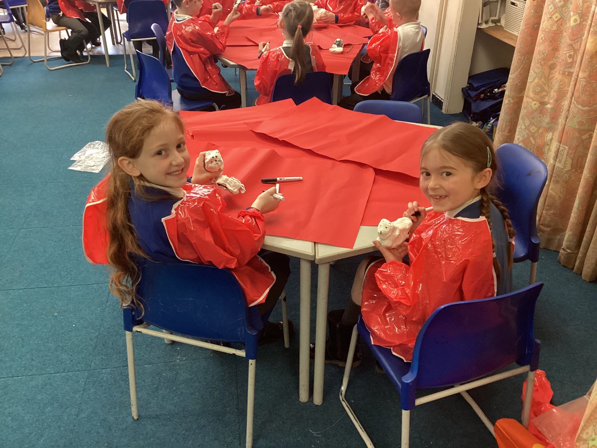 BPSYearTwo's tweet image. It’s time to decorate our mod roc sculptures. We are developing our painting skills. 🐧🐻‍❄️ #billingshurstart
