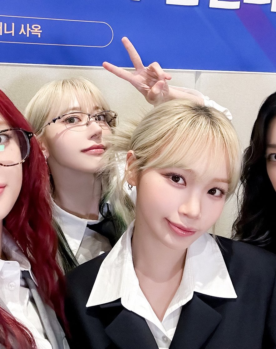kkuninz's tweet photo. ssamkkura going blonde together is some of the best things to ever happen tbh https://t.co/n25CDgjneG