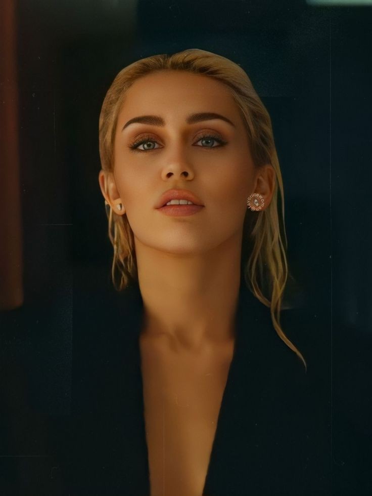 rulodefito's tweet photo. miley cirus https://t.co/bnQNSdv2YB
