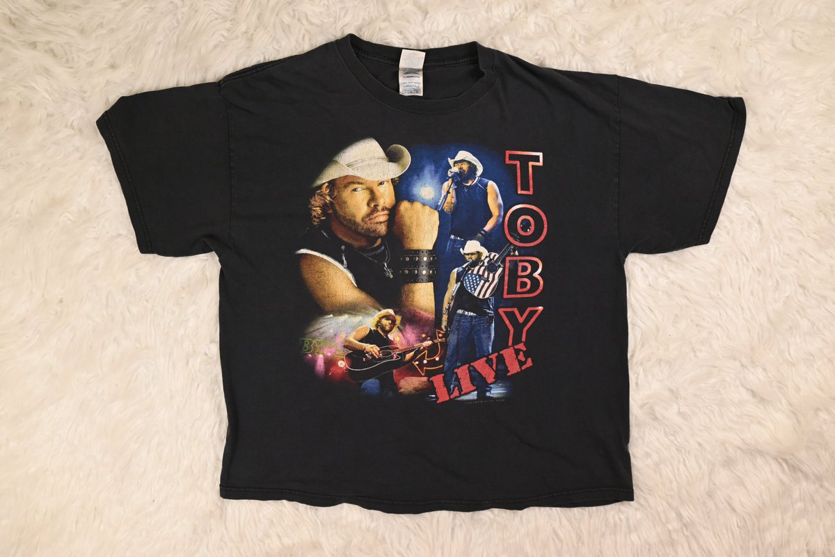 brantage97862's tweet image. Step back in time with our Vintage Men's Shirts. Discover classic styles and timeless designs that never go out of fashion. 
Check: brantage.ae
.
.

#brantage #VintageFashion #MensShirts #TimelessStyle #preloved #prelovedfashion #PTI_NoMore_inKPK #ZartajGul