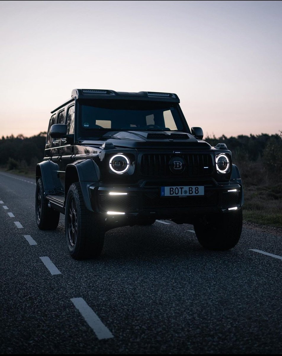 kaneezfatima0's tweet photo. Aah dream car😎
#car #BMW #marcedes #LoveIsland #carlover #Black #g63 https://t.co/n2OWLuv384
