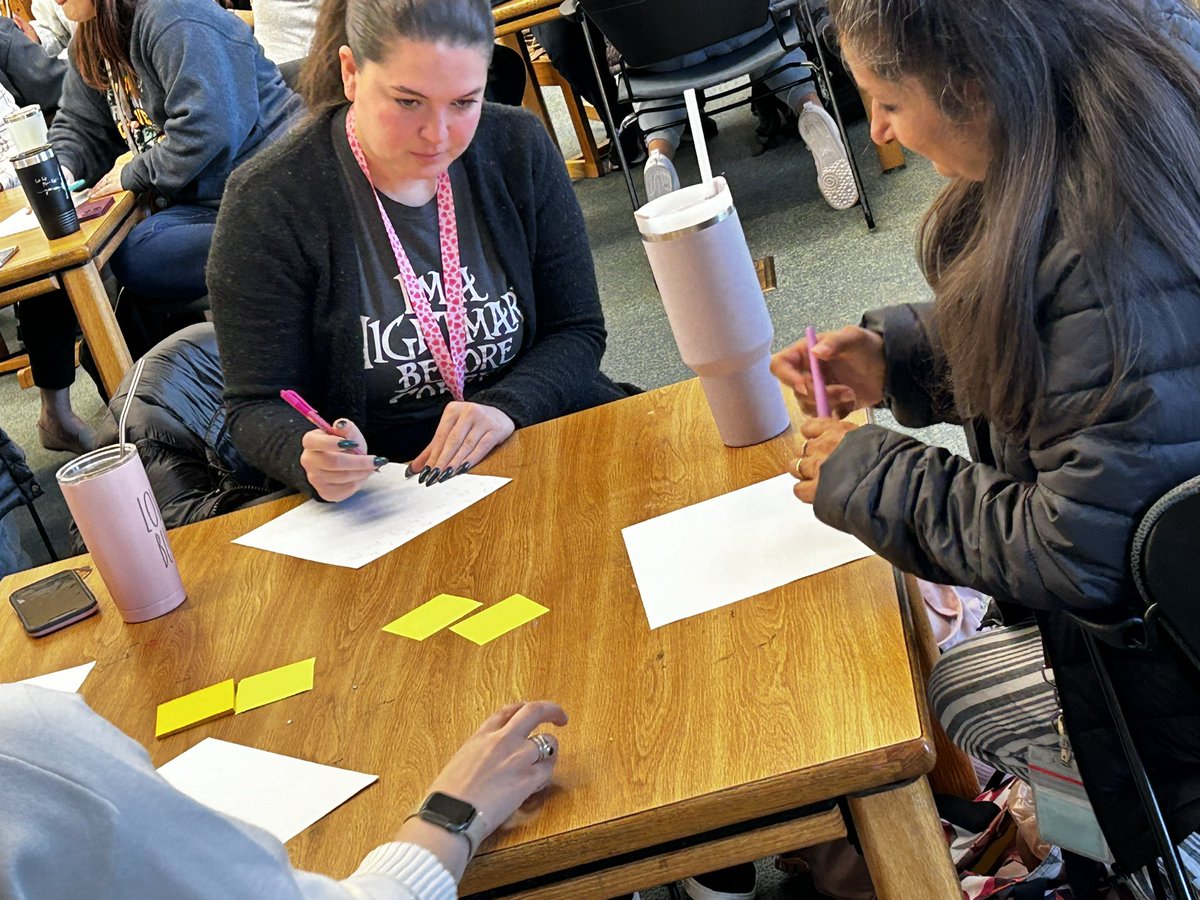 CoachVedder_HPE's tweet photo. A little before school movement with the Ts and Admin @CMS_WingetPark! We love sharing with Ts how adding movement opportunities in all content instruction can not only improve Ss behavior but also test scores & attendance! #LetThemMove #SEL https://t.co/vgFUviXhPB