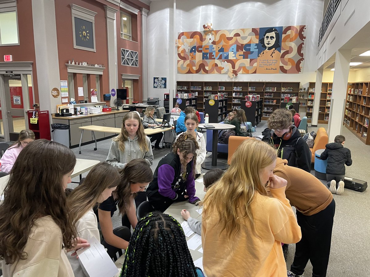 SThomasMMS's tweet photo. MMS Student Council is back in session! #wearememorial https://t.co/mJextJGhmQ