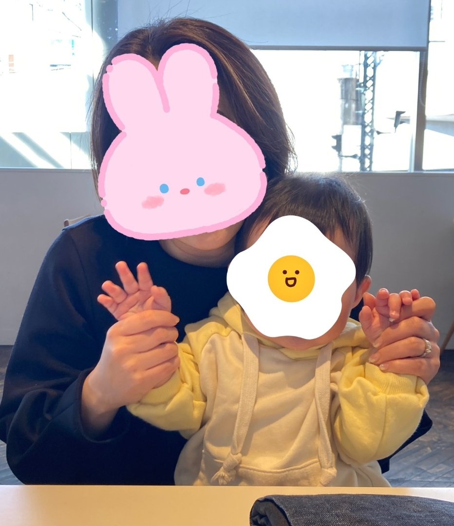 R0807___LOVE's tweet photo. 今日はXmasペンミ以来のフォロワーさんとLunch😊
かわいい👶にも会えて嬉しったな〜❤
そして、お願いしていたロウングッズを受け取りました❤
ロウンちゃんとお揃いのCAP、かーわーいー❤❤❤
@rowoontracyちゃん、いつもありがとう🥰
#ROWOON #ロウン #로운 https://t.co/6QBDlHv76N