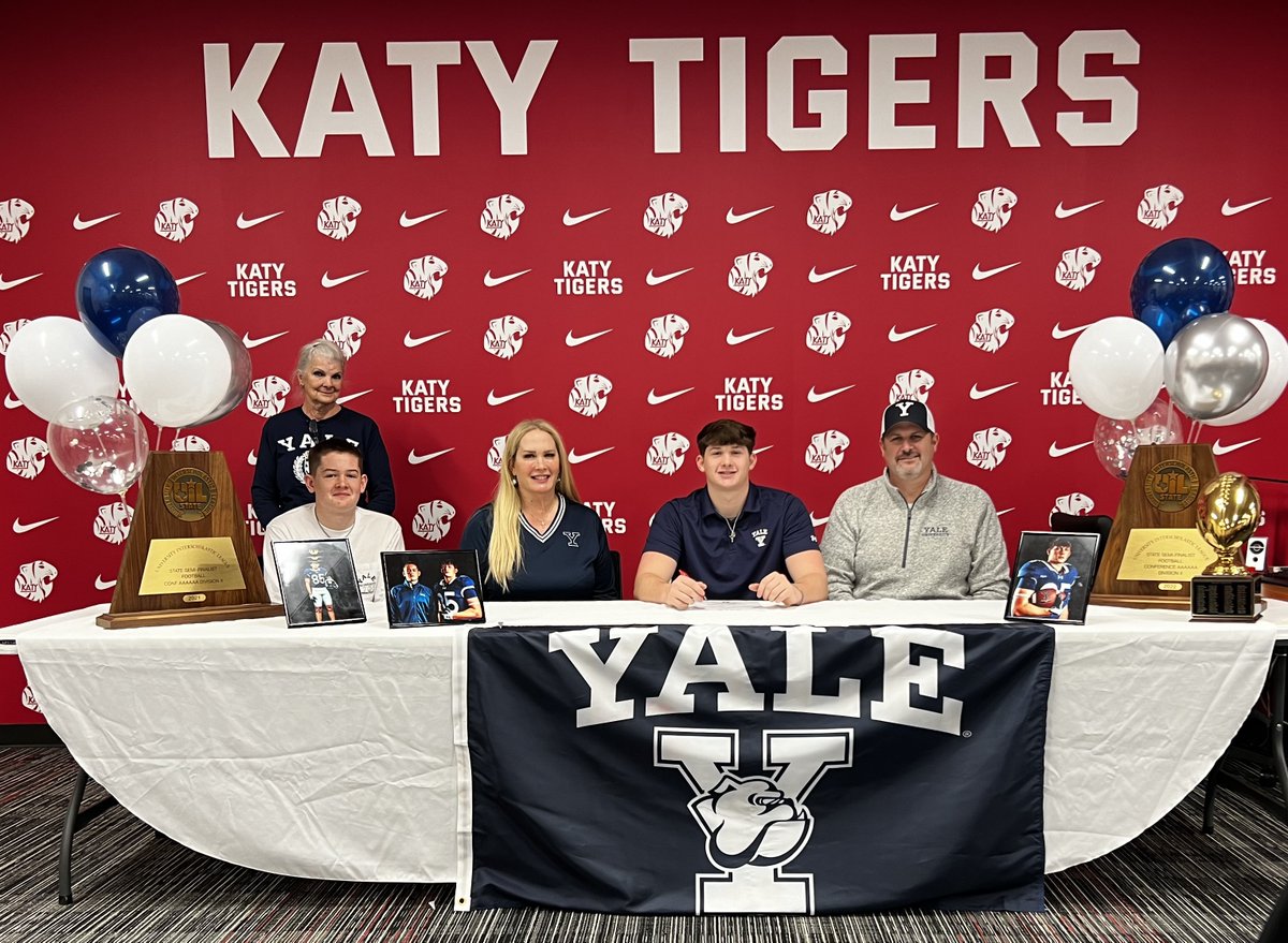 Congratulations Colton Sanders for signing with @YaleFootball to continue playing football! #NationalSigningDay2024
@katyisd