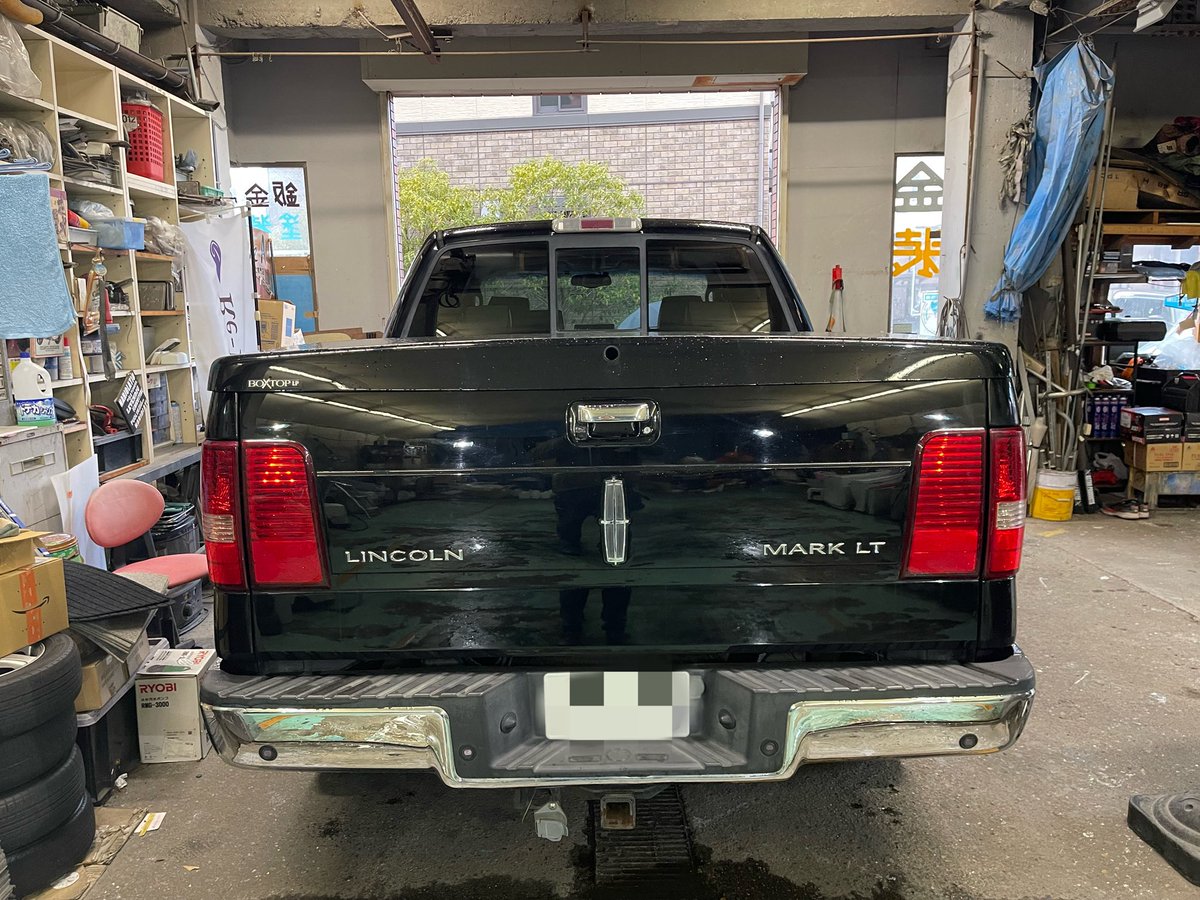 RbwGcYZqiaKZqDL's tweet photo. 在庫車でリンカーンマークLT入荷
#ファイブエー
#FiveA
#アメ車
#リンカーン
#リンカーンマークLT
#フォード
#F150
#ダッジ
#DODGE
#ダッジチャージャー
#アメ車販売
#アメ車整備
#アメ車車検
#フルサイズ
#アメ車トラック https://t.co/To503VyvdO