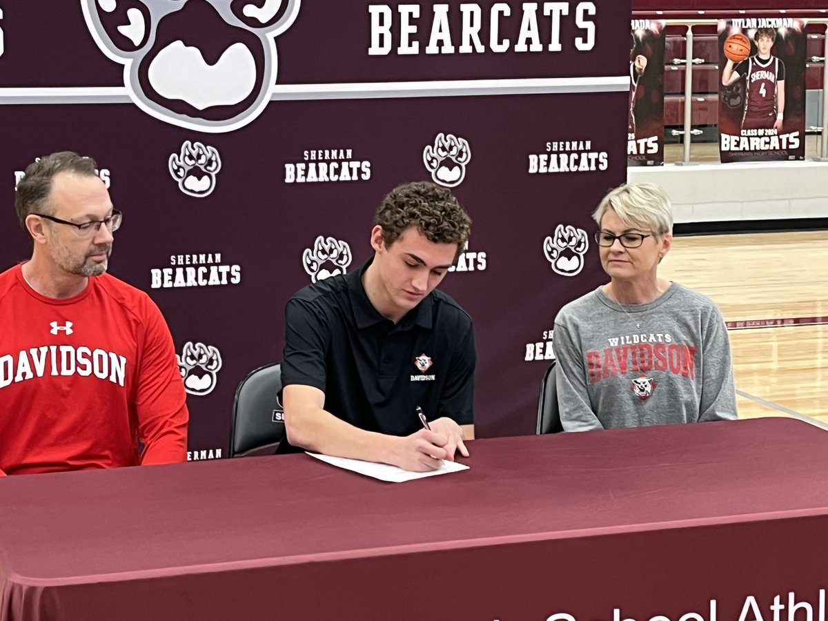 Sherman’s Garrett Wilkens signs to play soccer at Davidson