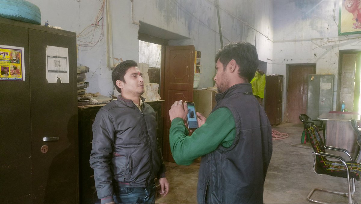 DayNulmFBD's tweet photo. आज दिनांक 07/02/2024 को  नगर पालिका फर्रुखाबाद सीमा में स्वनिधि योजना में प्रोफाइलिंग एवं डिजिटल ऑन बोर्ड करते हुए। https://t.co/XP9qkcsJ2p