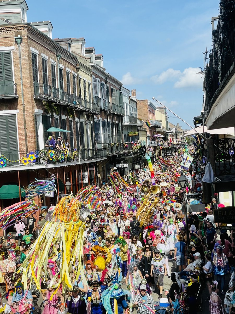 wwoz_neworleans's tweet photo. WWOZ is your soundtrack for Mardi Gras 2024! Tune in all week at 90.7 FM or https://t.co/Xbuc75qmKM.  💜💛💚

📷 Royal Street last #MardiGras Day https://t.co/3CZlqwVzJk