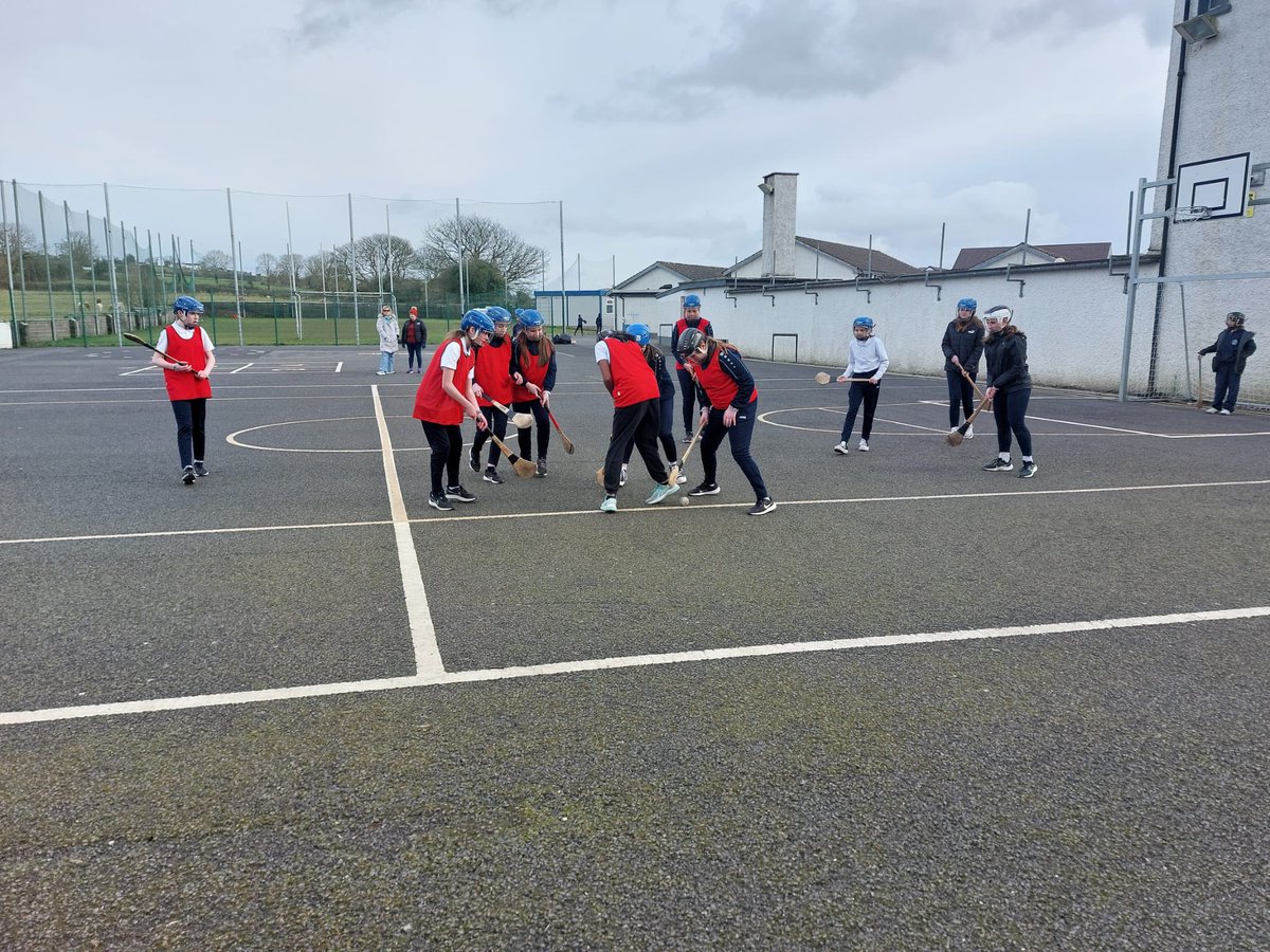 Darragh <a href="/SligoGAACandG/">Sligo GAA C & G</a> was in <a href="/CarraroeNS/">Carraroe NS</a> today. The students were working very hard on their hurling skills. Brilliant effort put in by all 👏🏼👏🏼🏁🏁🏁 <a href="/sligogaa/">Sligo GAA</a> <a href="/ConnachtGAA/">Connacht GAA</a>