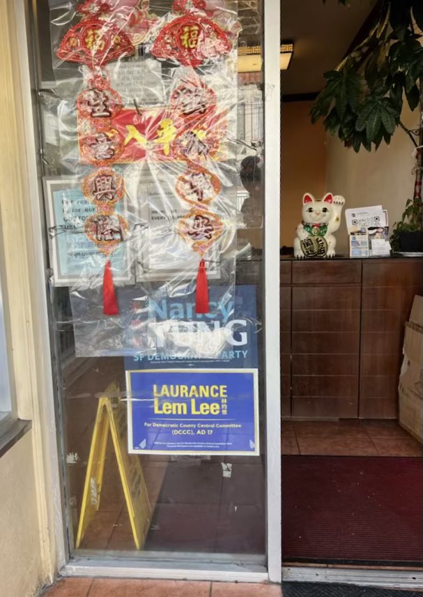 lauranceleesf's tweet photo. The signs are everywhere! 👀 
Vote LAURANCE LEM LEE 林灼世 for DCCC! 🗳️✅ #SFDemsForChange https://t.co/6GCKbNMgyK