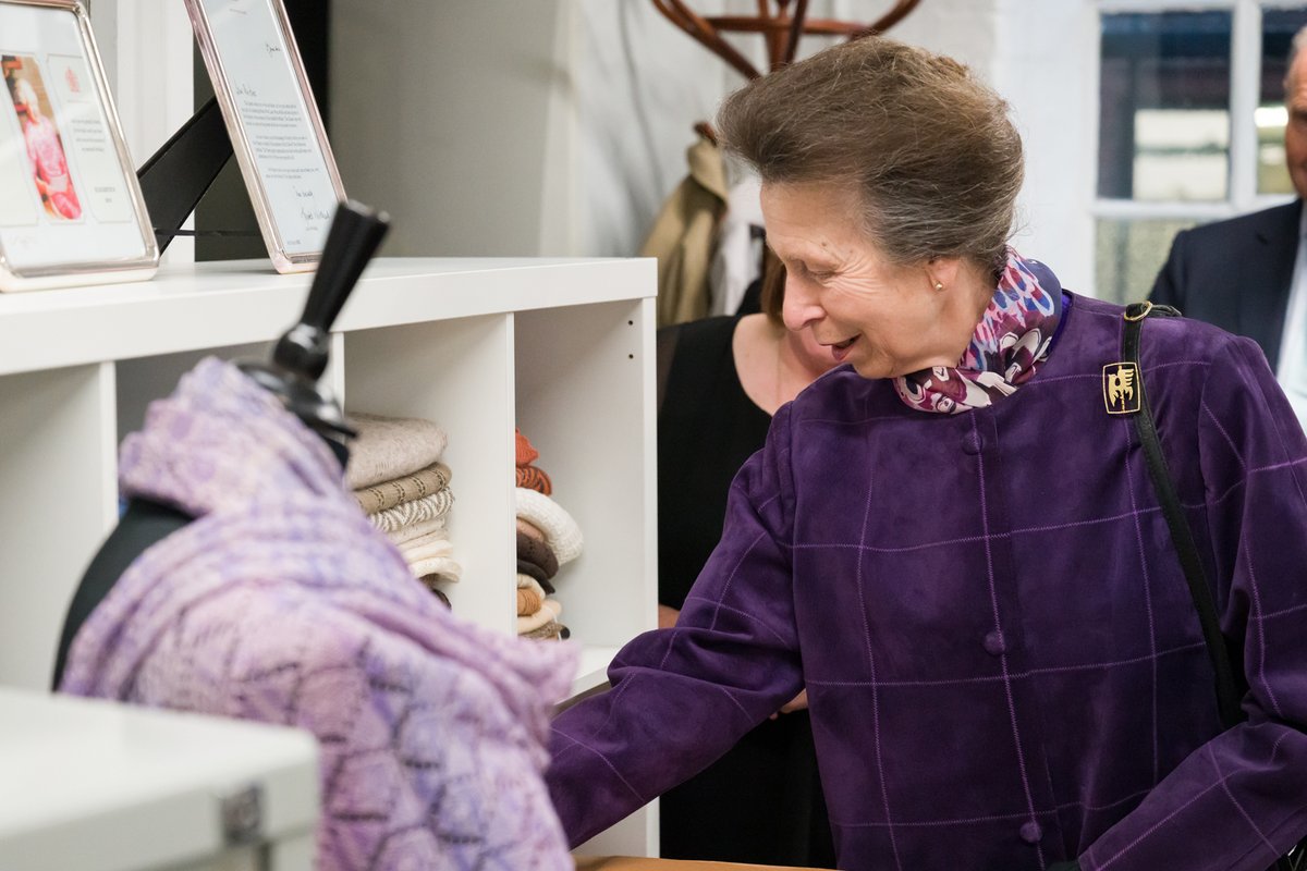 HRH The Princess Royal steps into our Factory Office to receive a brief on our busy webshop and e-commerce operations. Orders are sent around the world.
.
Samples of Ladies Shawls and Scarves are also on display.
.
#ghhurt #babyshawl #babygifts #giftsforbaby #luxuryknitwear