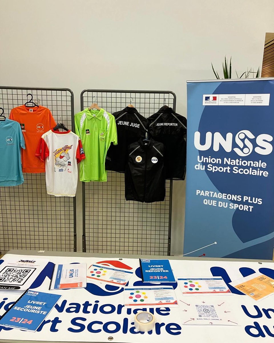 L'UNSS 82 était présente lors du Forum de l'engagement organisé par la SDJES à Montbeton, le samedi 03/02/24, sur son stand et en direct sur Radio Asso. Objectif : présenter aux jeunes les différents moyens de s'engager à l'UNSS en plus du sport : Jeunes arbitres, juges, coachs..