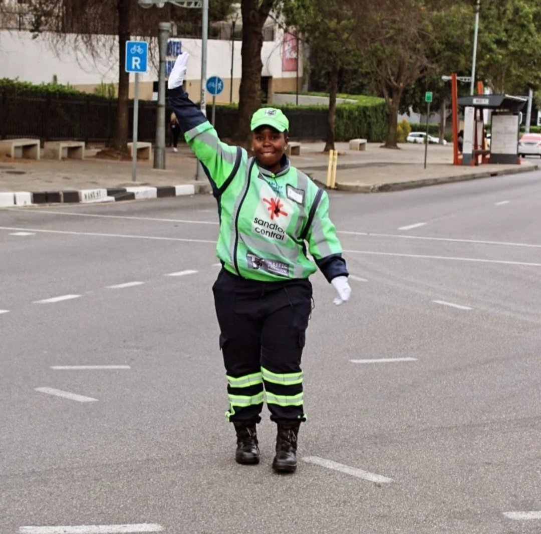 SandtonCentral's tweet photo. Gratitude to the dedicated pointsmen, Simphiwe Hlongwane and Getwell Mdluli, stationed at Sandton Central's busiest intersections. Keep it up! 👌🚦🚘
Give them a friendly wave next time you see them.
#appreciationpost #pointsmen #sandtoncentral https://t.co/dj4GQCC11d