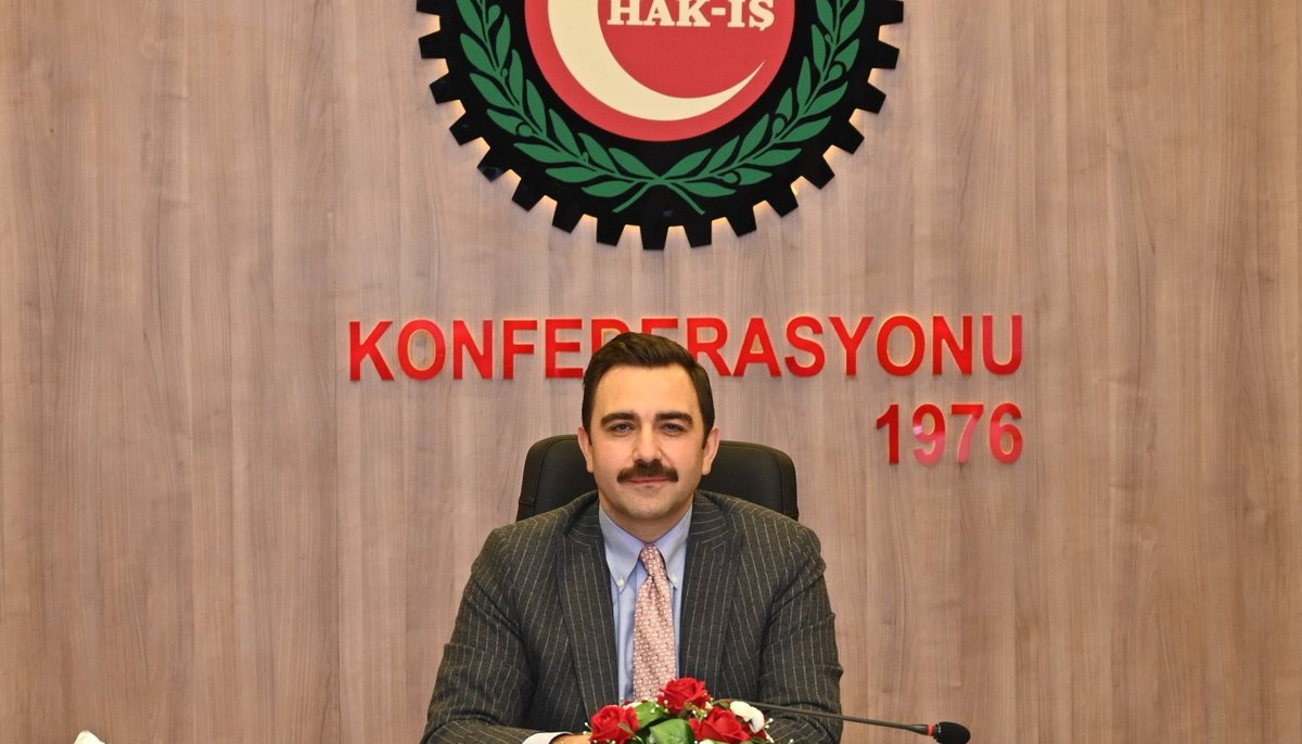 4_isci's tweet photo. 🔹@hakiskonf Genel başkan yrd. M.Ali Kayabaşı"artan hayat pahalılığı ve alım gücünün sürekli düşmesi üzerine toplumun bir çok kesimine yapilan % 49.25’lik artıştan faydalanamayan tüm #Kamuişçileri'nin, % 49.25’lik ücret artışından yararlandırılması gerektiğini düşünüyoruz.”dedi. https://t.co/R3hSOI5GX5