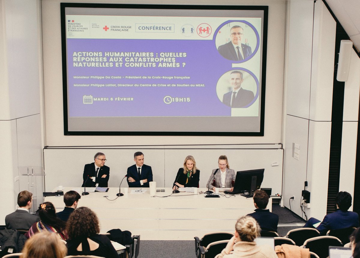 dacostaph's tweet photo. Heureux d'intervenir à @sciencespo aux côtés de P. Lalliot, directeur du @CdCMAE, avec lequel le partenariat se renforce. 
L'occasion de souligner l'engagement admirable des volontaires de la @CroixRouge qui se mobilisent dans un contexte d'accélération des crises humanitaires. https://t.co/vCuhsrBYX6