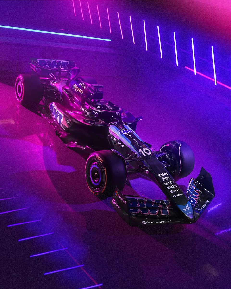 CanalplusF1's tweet photo. Alpine se mouille et révèle LA VRAIE monoplace 2024 ! 🎀

Est-ce qu'elle vous plaît ? 👀