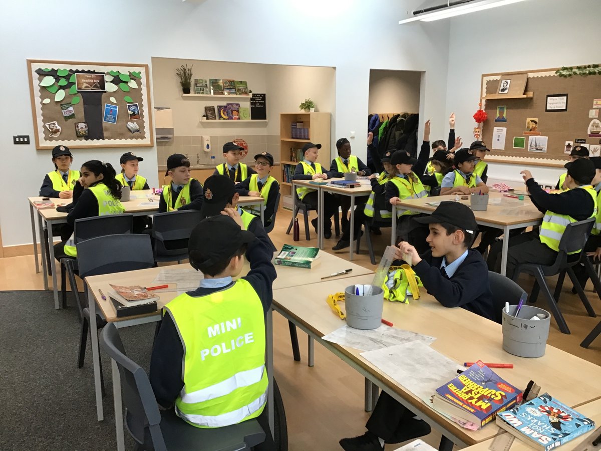 CWPAcademy's tweet photo. Y5: Nightingale Class, thought about the potential positives and negatives of online communication for Internet Safety Week with PCSOs Lucy and Laura #internetsafetyweek @ASPSouthGlos https://t.co/QjNAsXv9TT