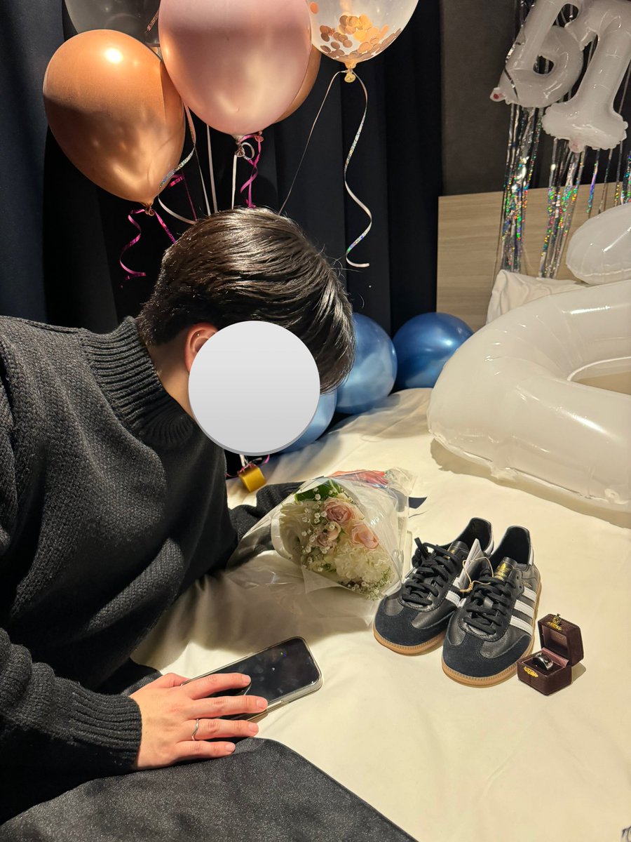 y__jjmk's tweet photo. Happy  birthday !!! https://t.co/IF7NHN5UTm