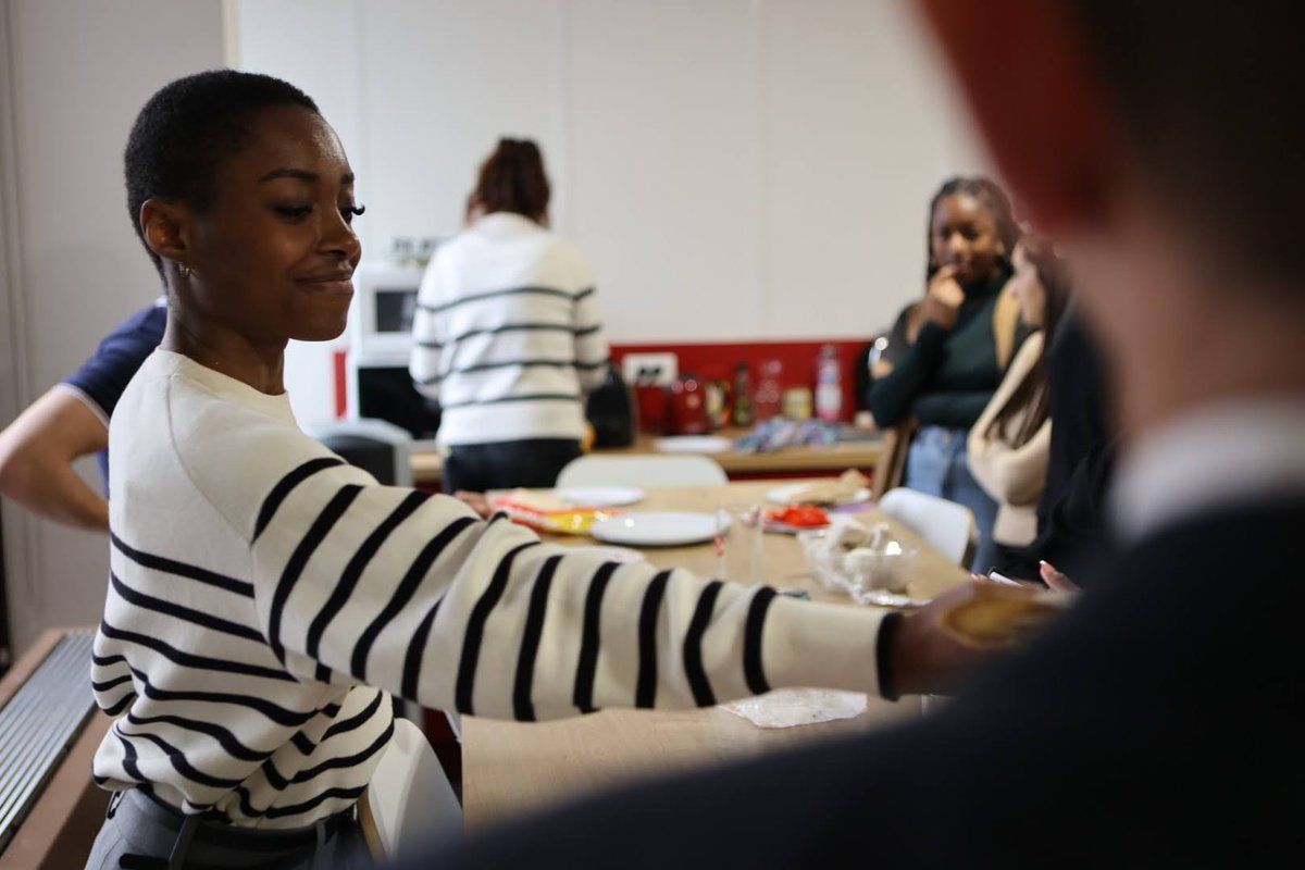 PremiumContact's tweet photo. 🌟 Bonne chandeleur à tous !
Aujourd'hui, on a décidé de casser la routine avec une petite séance crêpes ! 🥞
A bientôt ! 🎉
#Chandeleur #Crêpe #Convivial #Rencontres #PremiumContact https://t.co/ugFudKF4KT