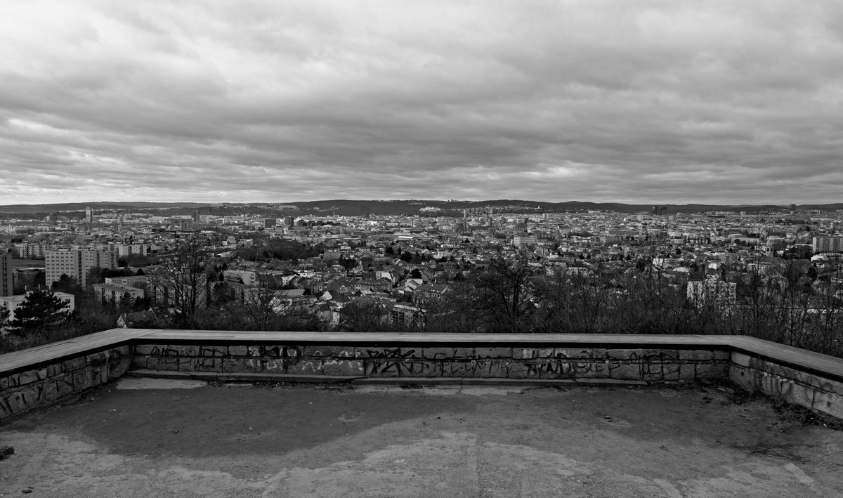 inkubatorr2's tweet photo. #cz #czechrepublic #fujifilm #brno #bilahora #blackandwhite #blackandwhitephotography #cernobila #cernobilafotogefie #krajina #country #mesto #city #vyhled #lookout https://t.co/xsLJAE9Jcs
