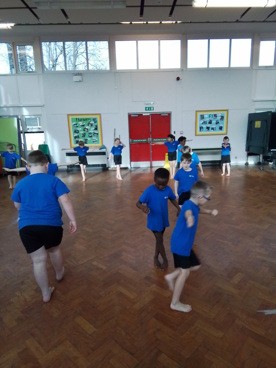 TPAYear2EL's tweet photo. We enjoyed making up a dance in PE this week, pretending we were in the circus @DeltaTheParks #TPAPE https://t.co/pSAkfXAEv5
