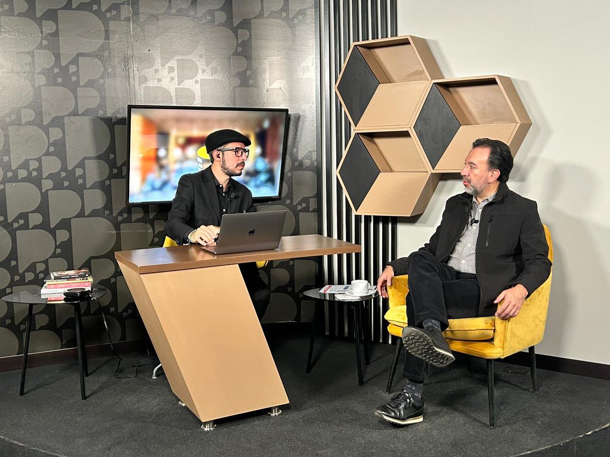 MunicipioQuito's tweet photo. 💻 #PabelEnMedios | En entrevista en @LaPosta_Ecu, @pabelml, alcalde de Quito se refirió al Metro de Quito: “aspiramos que llegue a ser el segundo más sostenible en el mundo”. 

#QuitoRenace https://t.co/EtVAEbEIXU