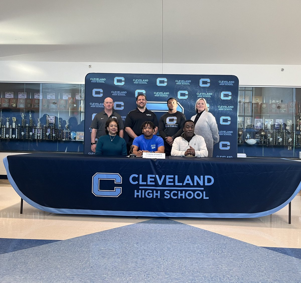 Tyson Stokes- Elizabeth City State
<a href="/TysonStokes44/">Tyson Stokes</a> <a href="/ECSUVikingFBall/">ECSUVikingFootball</a>