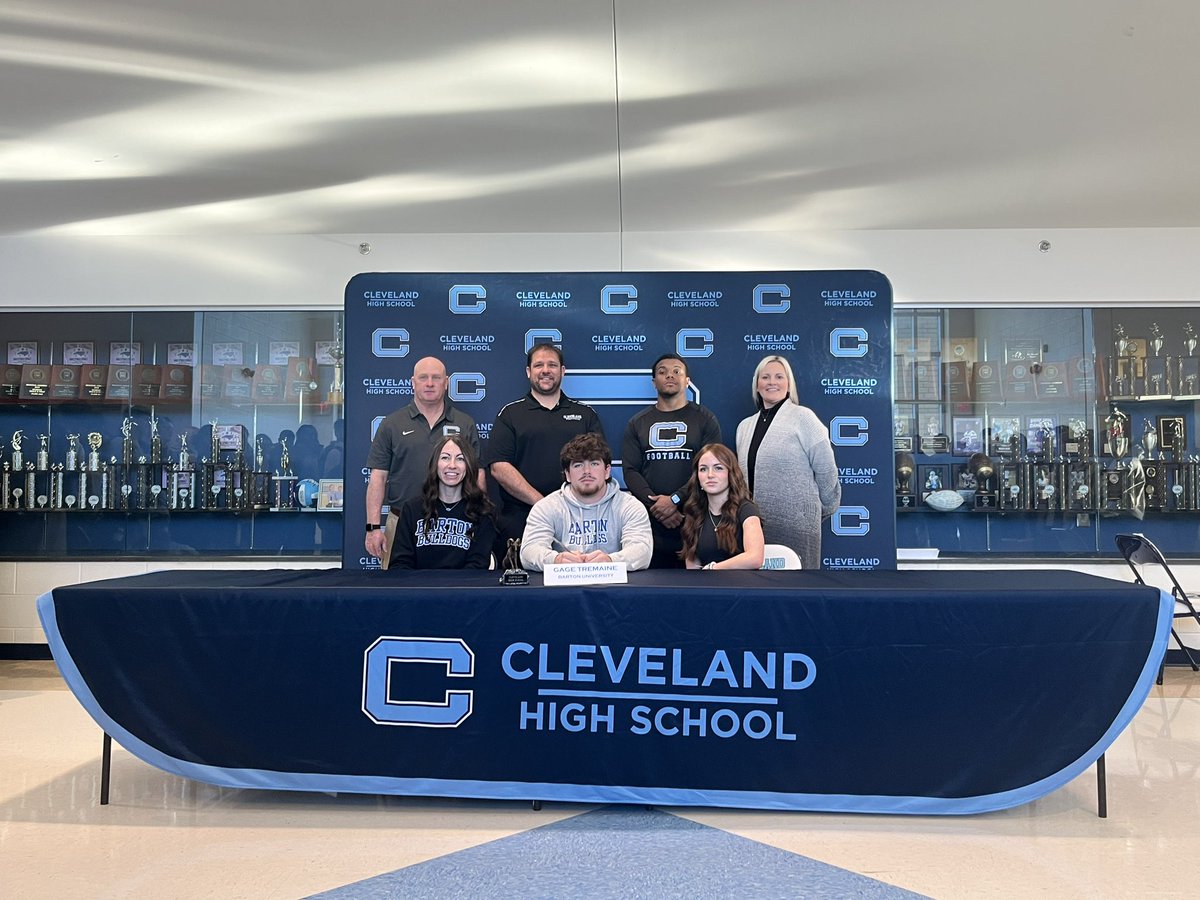 Gage Tremaine- Barton
Congratulations!
<a href="/GageTremaine/">Gage Tremaine</a> <a href="/barton_fb/">BartonCollegeFB</a>