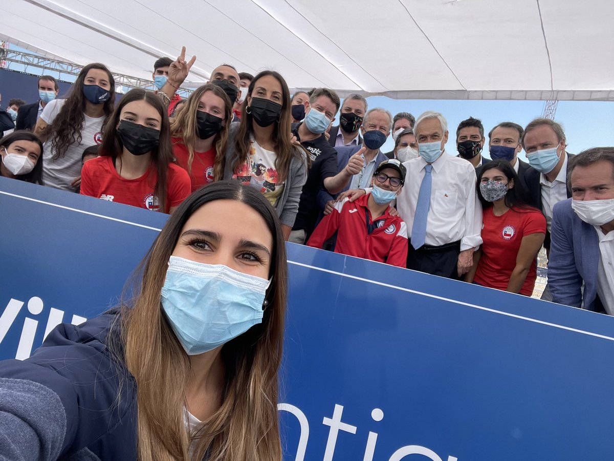 Tuve la oportunidad de conocerlo en sus 2 mandatos y de ver con mis propios ojos su capacidad inagotable de trabajo, compromiso y amor por Chile.
En el deporte deja un legado enorme:
Creación del Plan Olímpico, del Ministerio de Deportes, Del Premio Por Logro Deportivo (Art.12).