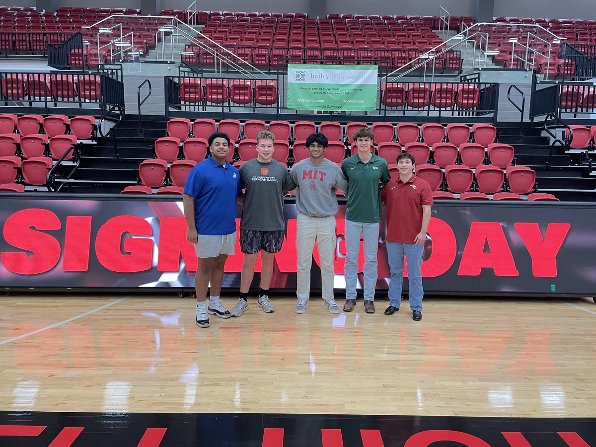 Congratulations to <a href="/Momo_abb/">Mo Abbasher ⭐️</a> <a href="/David2024Baker/">David Baker</a> <a href="/varunravilla/">Varun Ravilla</a> <a href="/baron_tipton/">Baron Tipton</a> Jon Rawles Thompson for signing their LOI today!  #CFND