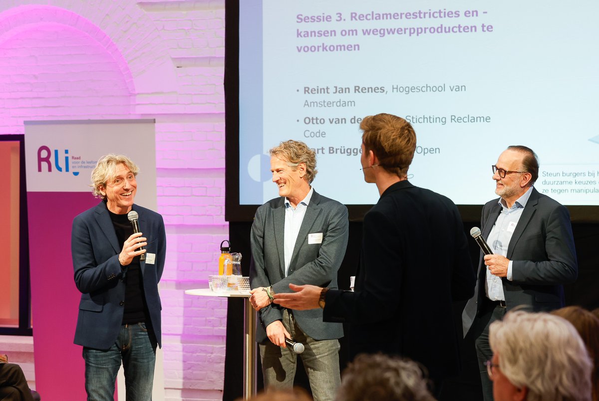 raadrli's tweet photo. Op #Rli bijeenkomst over de #wegwerpmaatschappij spreken @Reint_JanRenes @HvA, Otto van der Harst, dir. @StReclameCode en @bartbrug van duurzaam marketing bedrijf b-open over reclamerestricties en -kansen rond wegwerpproducten. Lees meer over het advies: https://t.co/iXftojM73V https://t.co/9AW0n22oB6