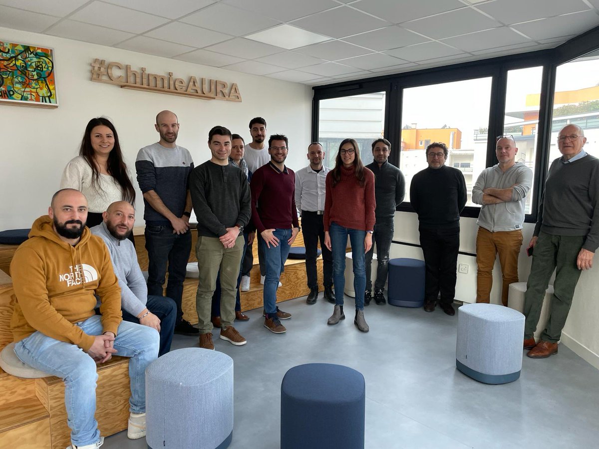 chimie_aura's tweet photo. 🚀C’est parti pour la 11e promotion « Manager dans la Chimie »!
Lancement de la nouvelle session de cette formation créée en AURA sur mesure par la Commission Sociale, avec l’@iddest, à destination des Managers de la #ChimieAURA. ➕de détails sur LinkedIn https://t.co/JN5mGODAOz https://t.co/BOcTkuBOgf