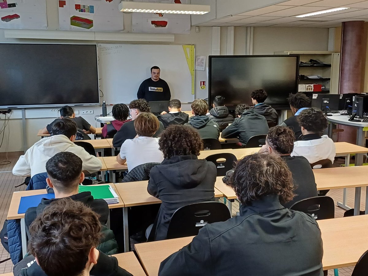 Lycée De Villaroy tweet media