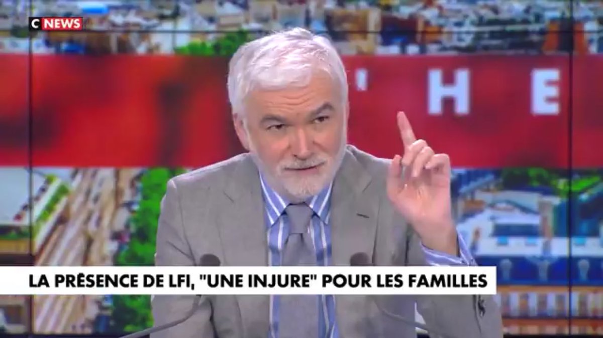 kamilabderrahmn's tweet photo. Toutes les chaînes infos titrent que les familles de victimes du 7 octobre ne voulaient pas de la présence de LFI à l’hommage de ce matin or il n’y a que 5 familles sur 42 qui ont fait ce souhait. Ce qui fait 90% des familles qui n’ont rien dit. Les médias vous mentent. https://t.co/glZcvdcnmV